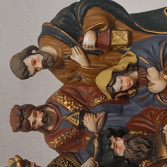 Beautiful Vintage Nativity Scene - Picture 14 of 17